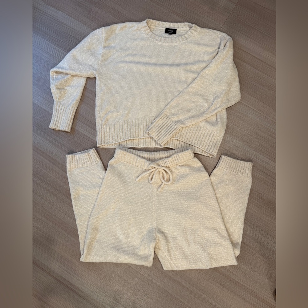 Vici Cream Chenille Sweater & Jogger Set